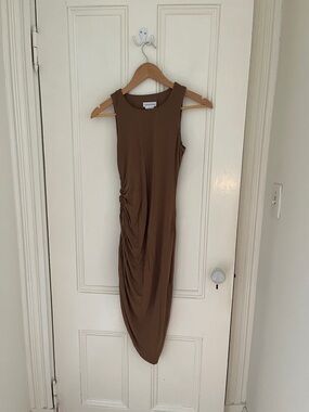 Lovers and Friends Tan Ruched Eva Midi Dress XS